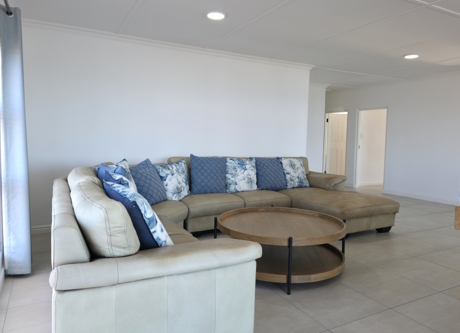 6 Bedroom Property for Sale in Wavecrest Eastern Cape